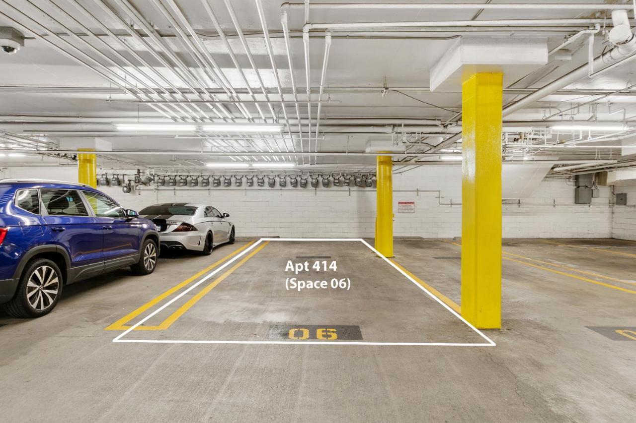 Apartahotel Beverly Hills 2 Bed 2 Bath Penthouse With Den And Parking 414 Los Ángeles
